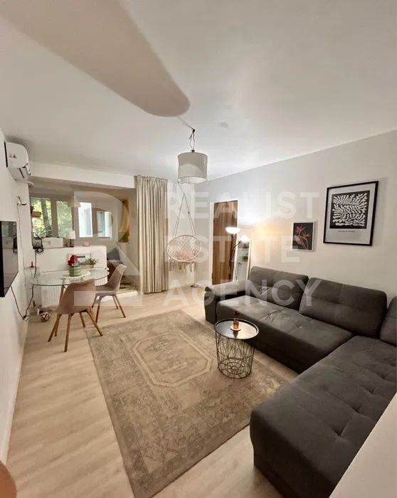 Vânzare, apartament cu 2 camere în zona Drumul Taberei - Poză 1
