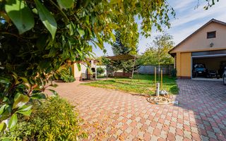 Vilă cu teren generos în Pârneava - Poză 6