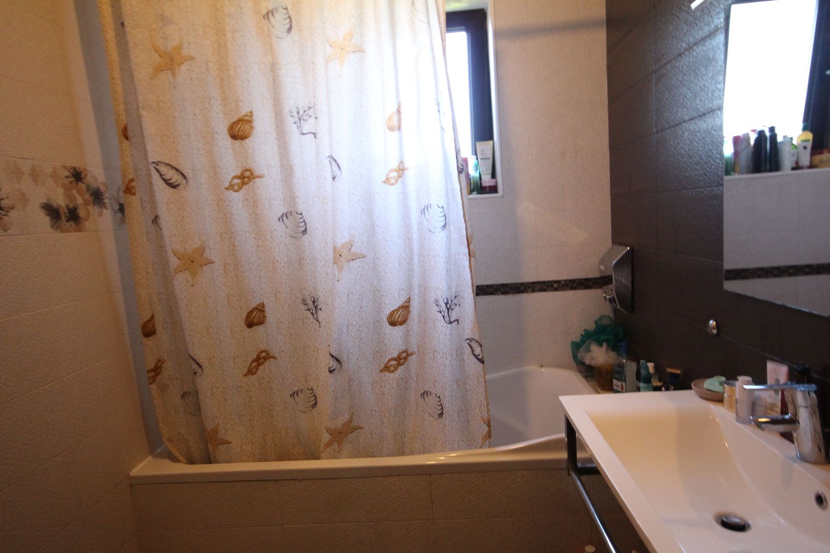 Ideala pentru o familie - Poză 17