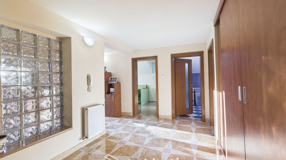 Descoperă turul virtual – Casă individuală spațioasă,  zona Bucovina - Poză 13