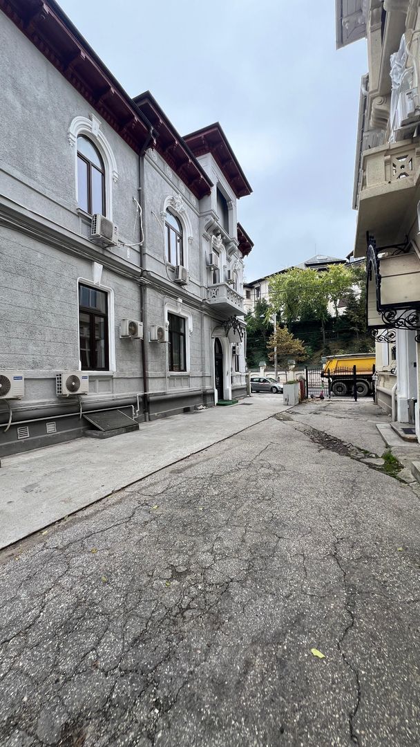 Cladire 23 de camere cu teren 554 mp - Poză 5