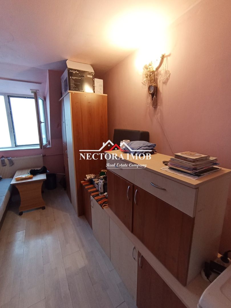 Garsoniera SPLAIUL CRISANEI Str. Poienitei 21mp in blocul portocaliu - Poză 2