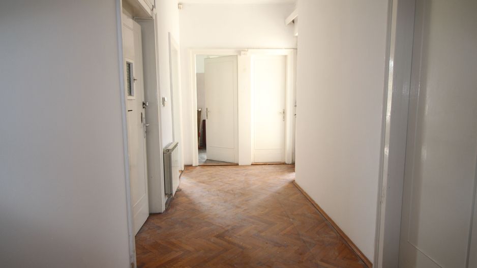 APARTAMENT IN VILA - Poză 9