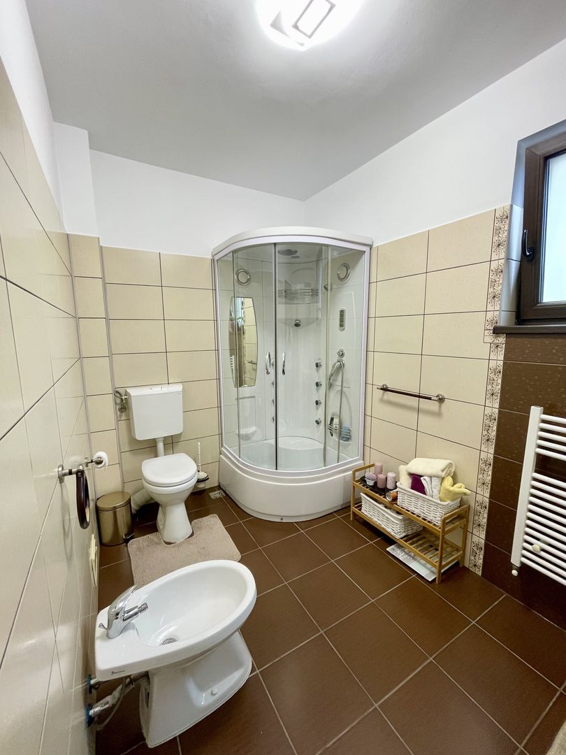 Casa de inchiriat pe str.Voronet - Poză 24