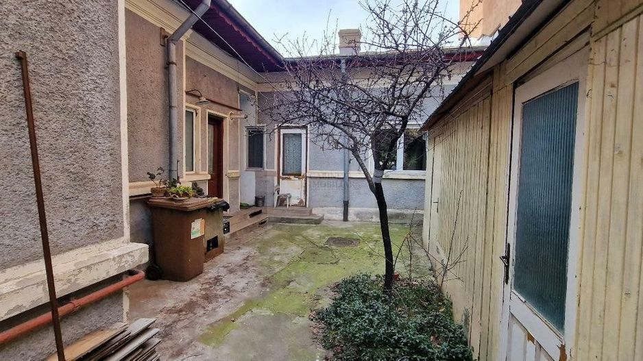 Casă 5 camere de vânzare | Zona Ion Mihalache | Teren 258 m² - Poză 2