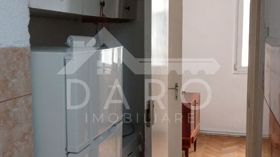 Vând apartament 3 camere - Poză 5