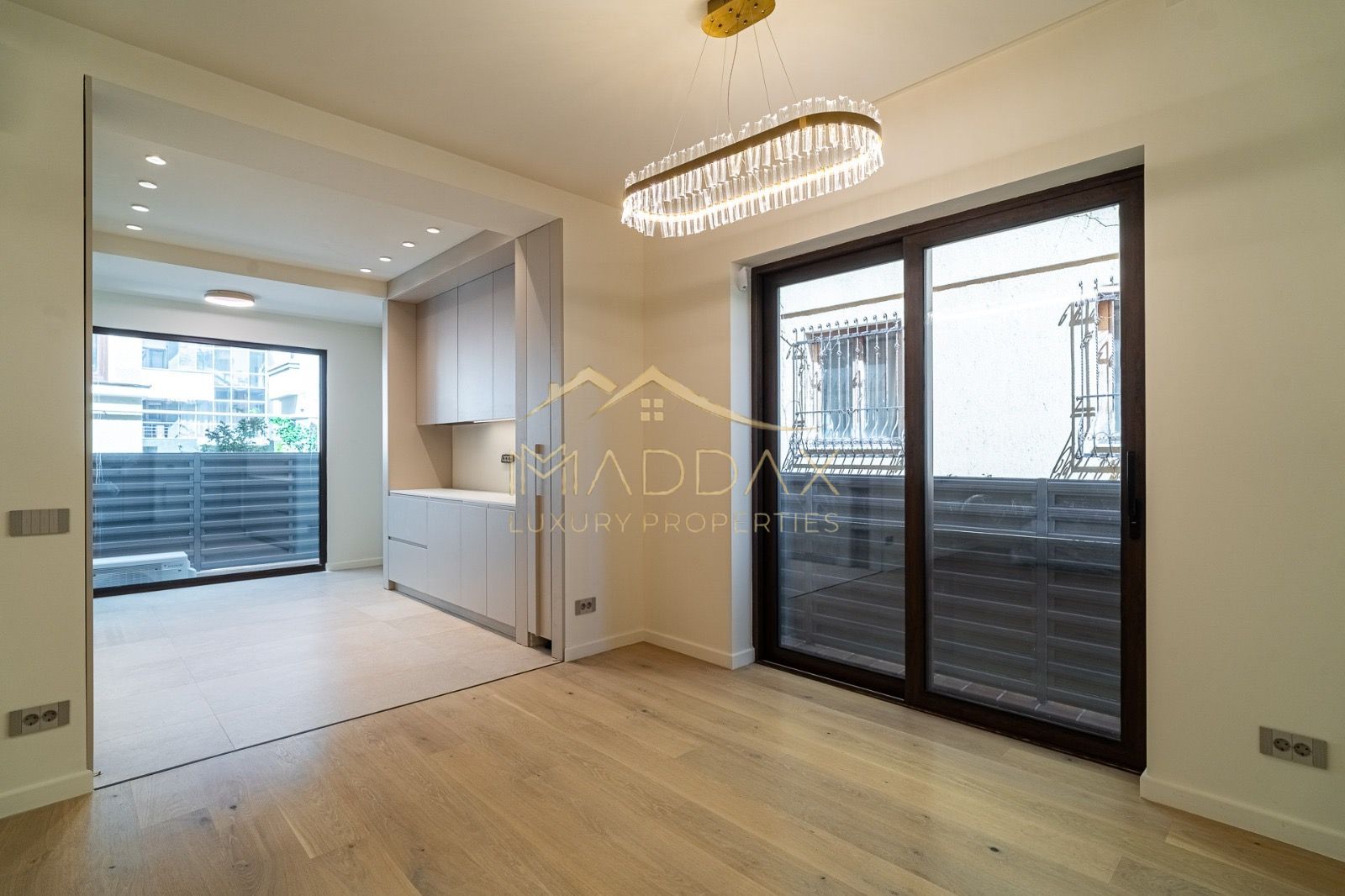 Vila Unica Noua cu 8 camere *300mp* /fotovoltaice si pompa cladura// Dorobanti - Poză 3