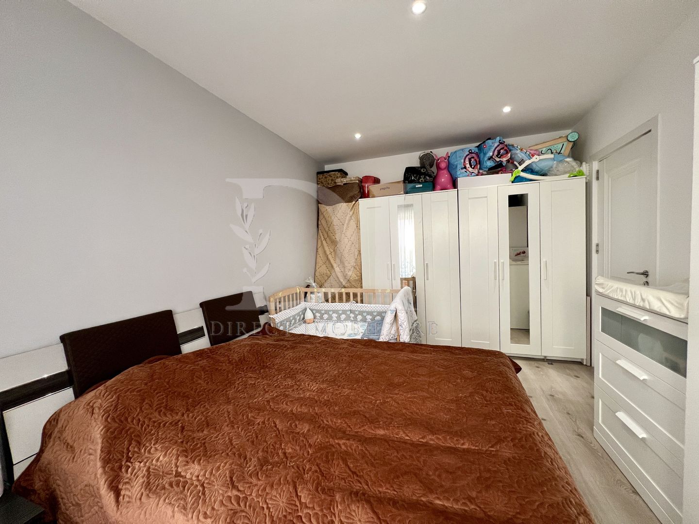 Apartament cu doua camere / Curte / Parcare - Poză 8