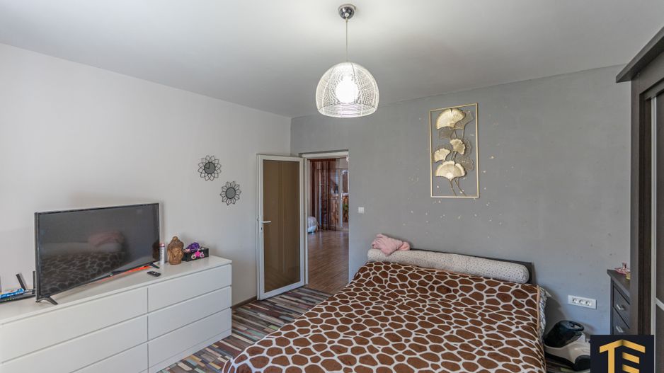 Casă P+M Năvodari | 6 camere | Curte superb amenajată - Poză 13