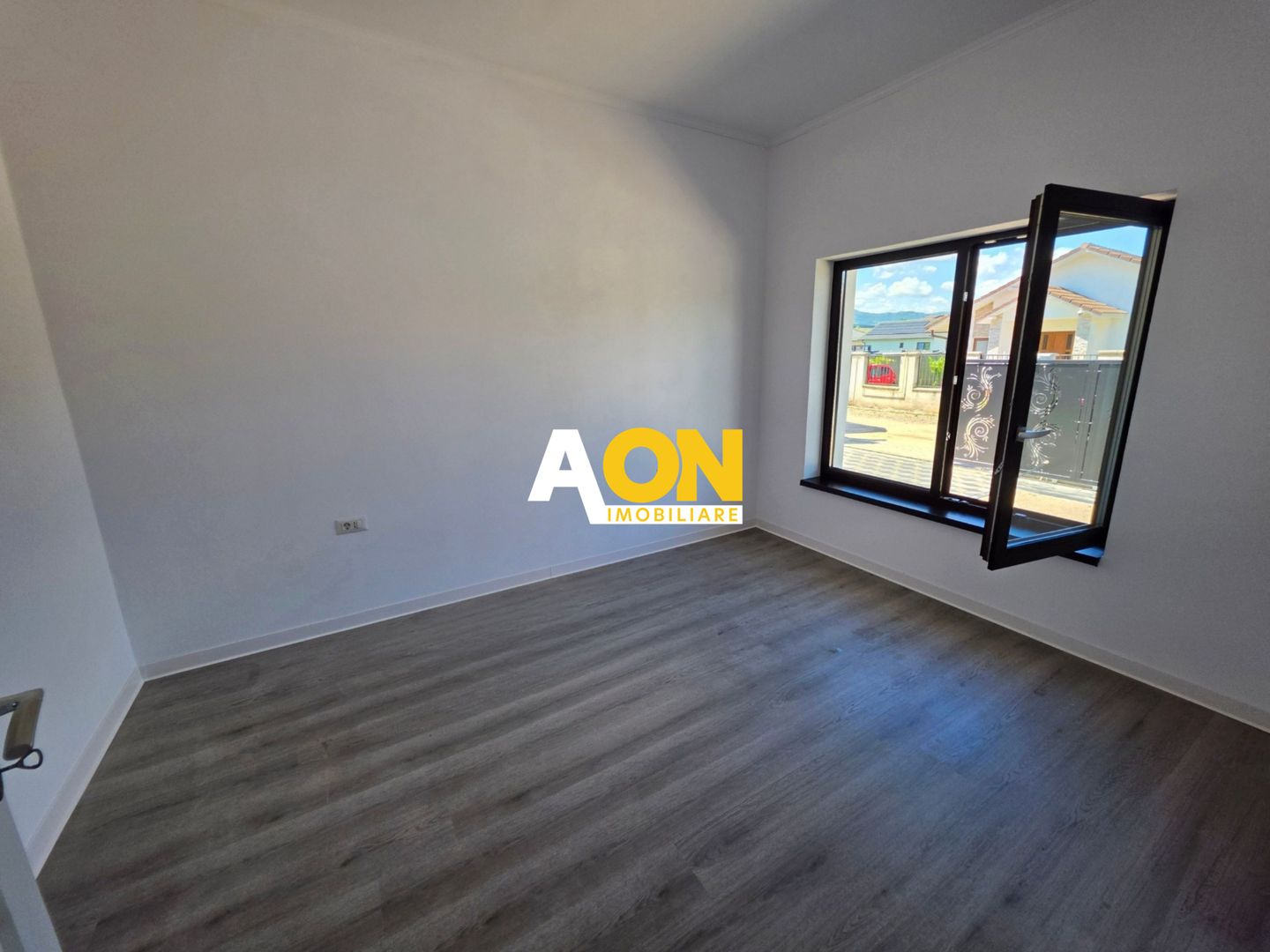 Casă 4 camere, 425 mp teren, panouri solare, cartier Orizont - Poză 4