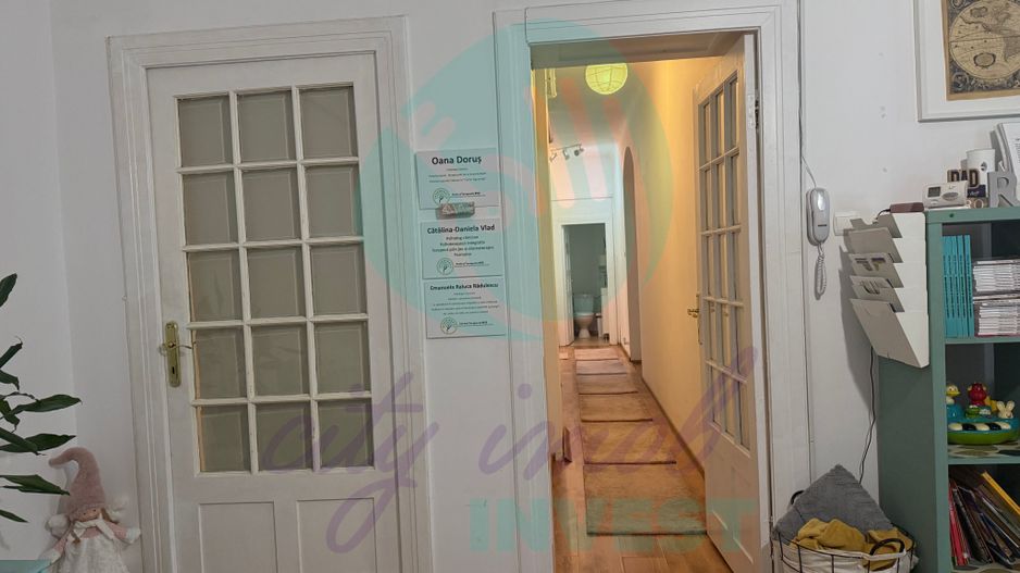 Spatiu, lumina si eleganta intr-un apartment interbelic - Poză 12