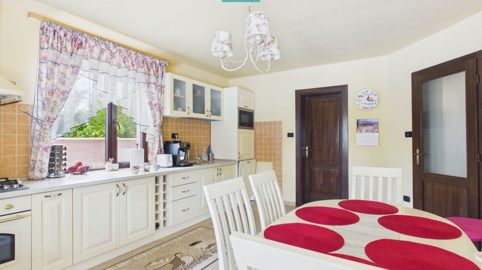 Vilă cu 7 camere de vânzare în zona Central - Poză 36