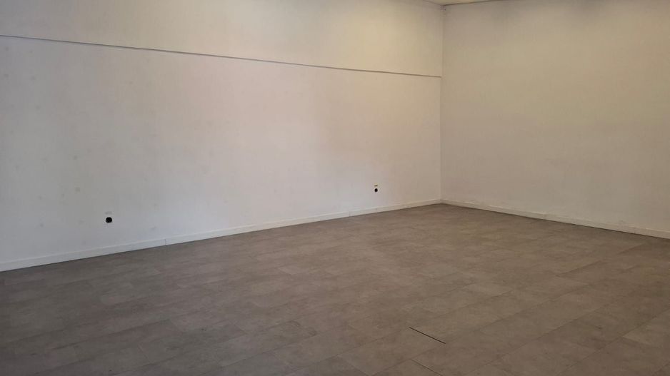 URGENT!, Titulescu, et. 1 in imobil P+1, INTRARE SEPARATA, NEGOCIABIL - Poză 3