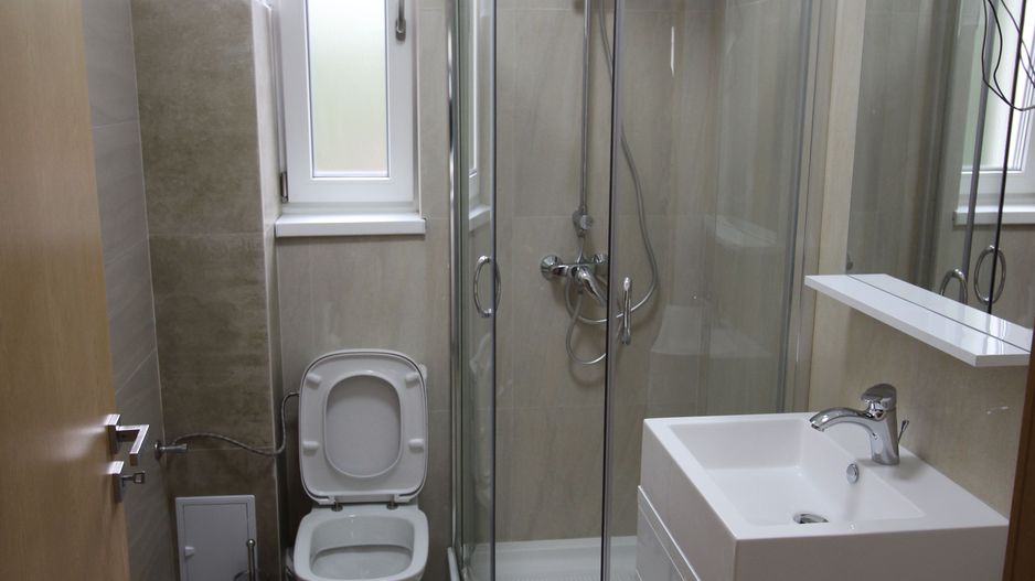 APARTAMENT DEOSEBIT - Poză 14