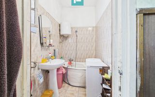 Casă cu 3 camere pentru investiții în Grădiște - Poză 14