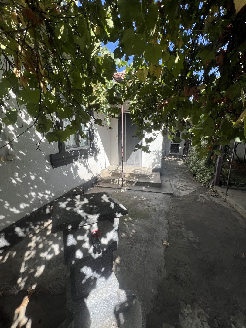 vand casa in Schela,gaz la poarta - Poză 11
