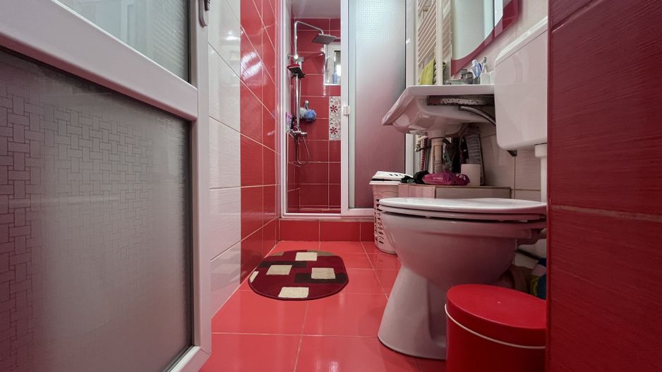 Zona buna! Vânzare apartament cu 2 camere în Târgoviște- micro 6! - Poză 8