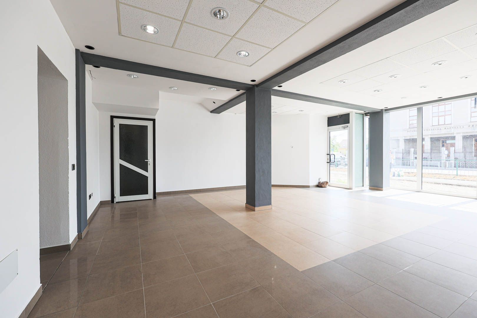 De închiriat spațiu comercial 85 mp în Grădiște – cu vitrină stradală - Poză 2