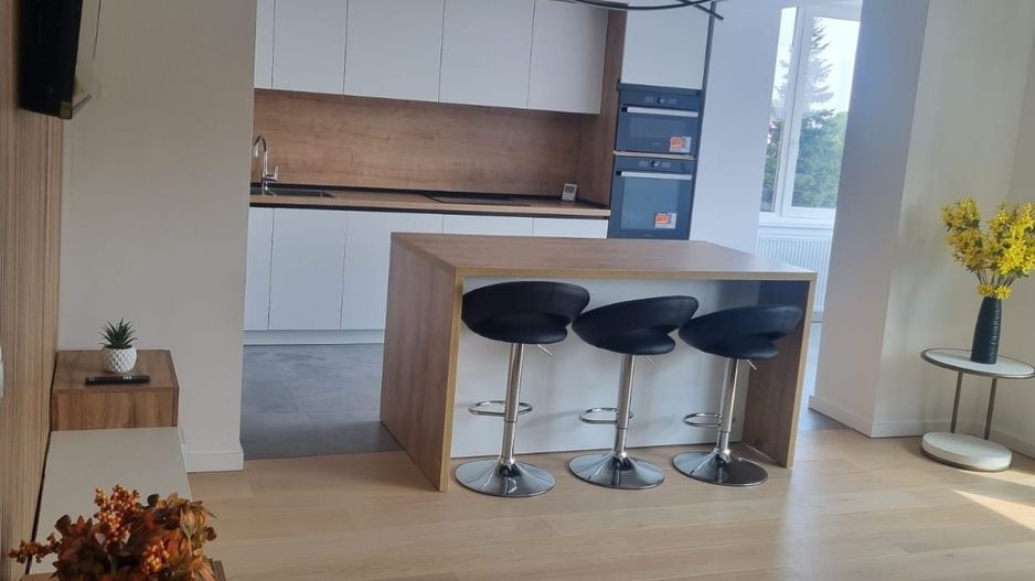 BRASADAS vinde ap 3 cam 4/4 CENTRAL 110mp RENOVAT cu garaj. - Poză 4