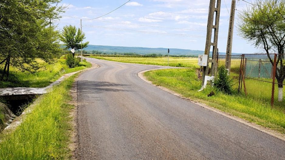 Teren intravilan 990 mp – Curteni, toate utilitatile - Poză 3