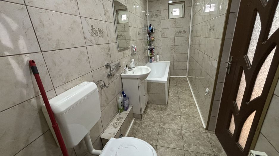 Apartament 3 camere decomandat 73 M² - Poză 7