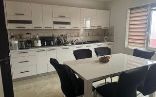 Oportunitate excelentă – teren generos + casă MOBILATĂ UTILATĂ - Poză 1