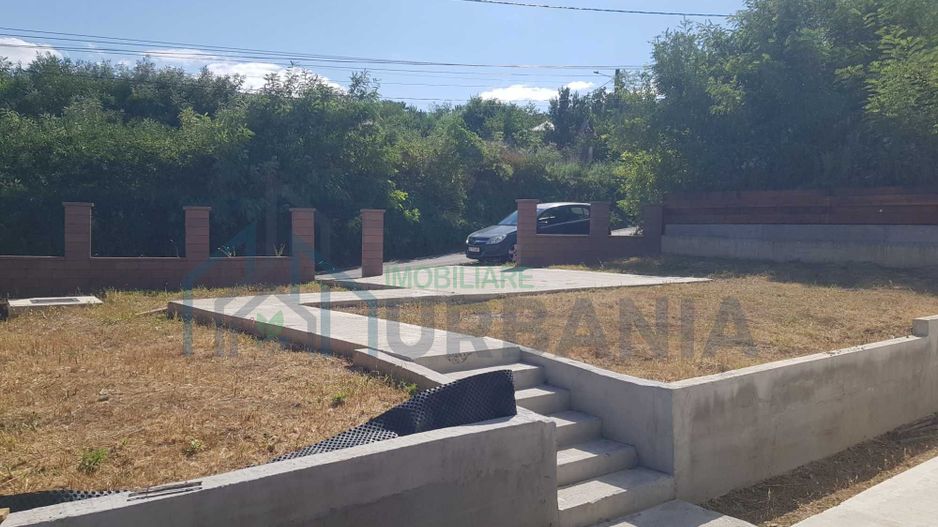 Casă de vânzare în Tomesti, cu utilități și parcare la asfalt - Poză 3
