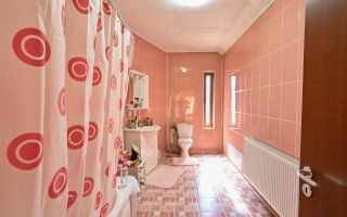 Vila cu 1.500 mp teren, gradina amenajata, linistita zonare,  Halchiu, Brasov - Poză 11
