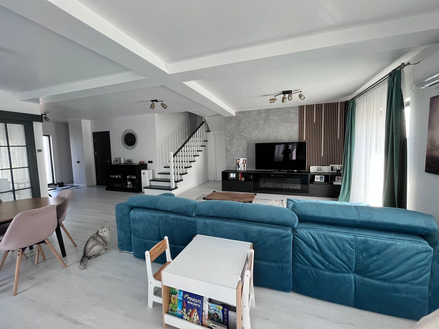 VILA DE LUX CLINCENI - Poză 3