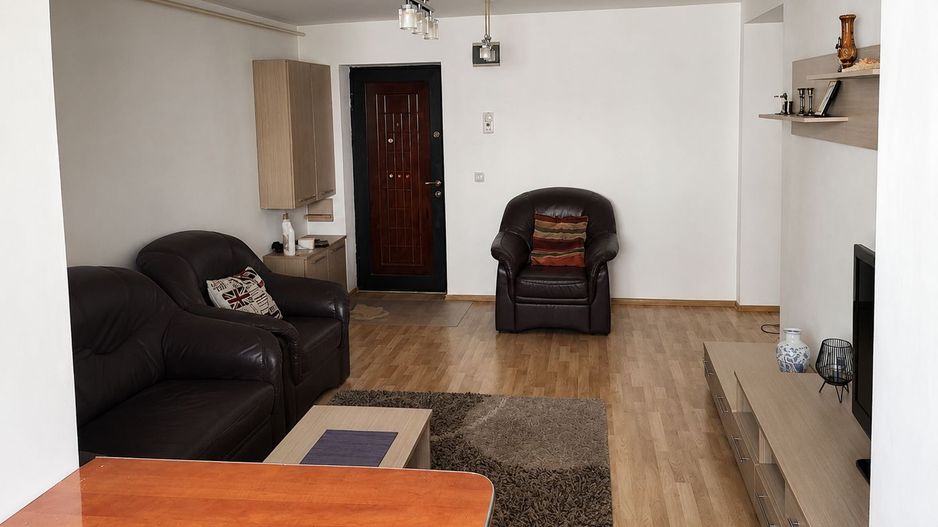 Apartament de închiriat 3 camere, 63mp utili, mobilat, utilat, Cetate - Poză 1