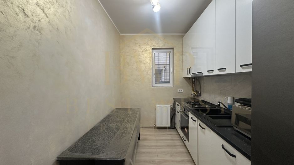 Apartament cu 2 camere, decomandat, curte, Giroc - Poză 1