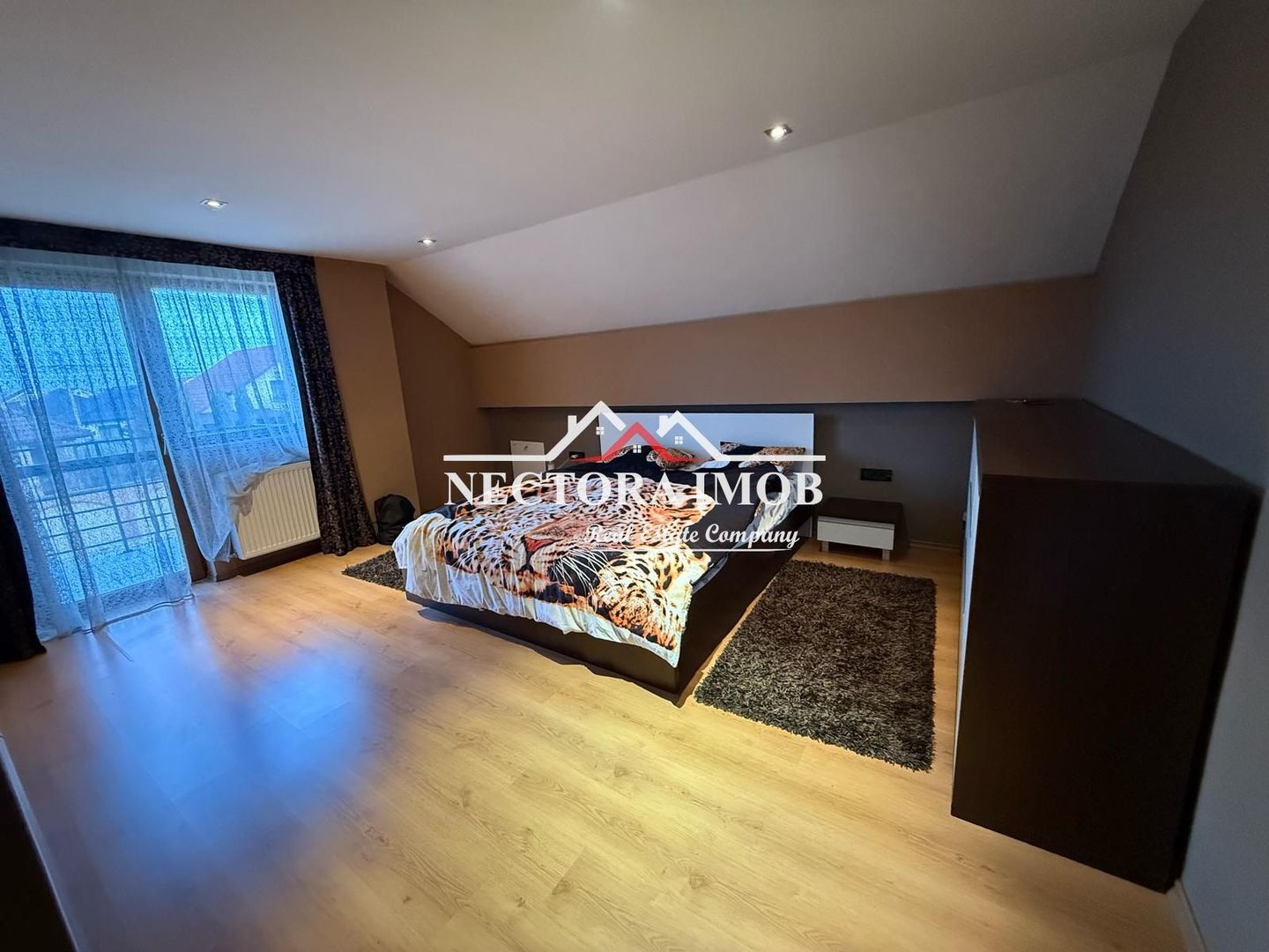 NECTORA IMOB-Casa 4 cam Cartier Grigorescu,155 mp utili + 500 mp teren - Poză 9