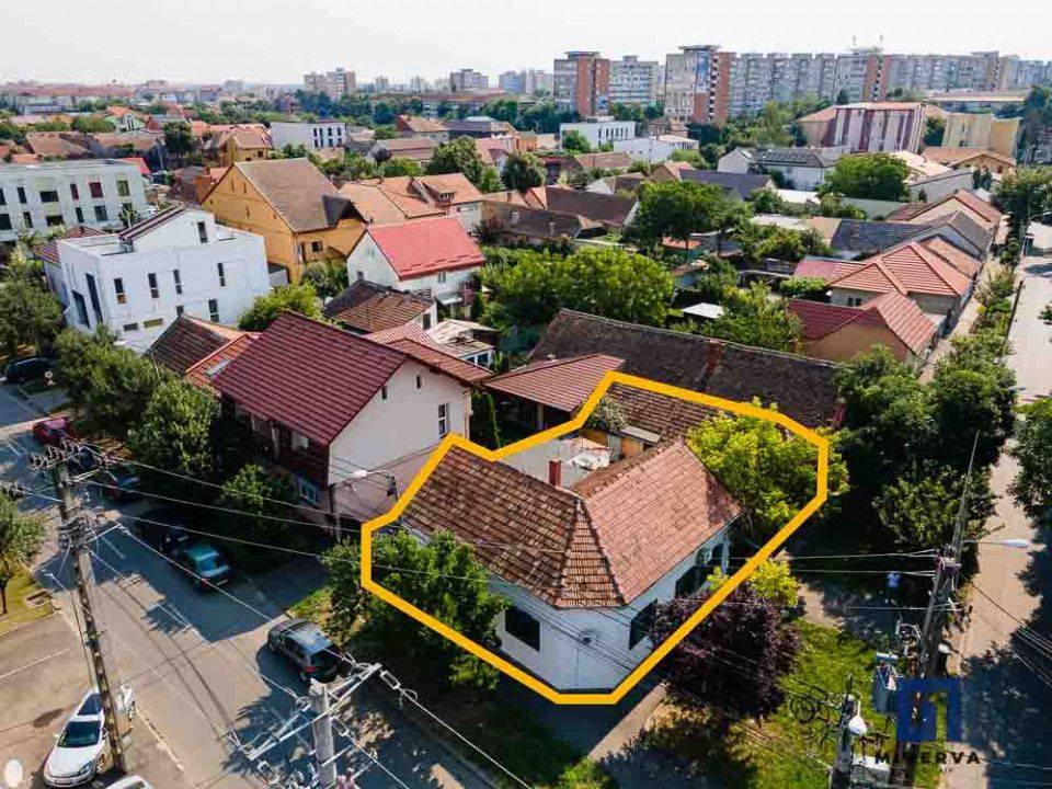 CASA pe colt MIRCEA CEL BATRAN-CETATII, pretabil investitie I COMISION 0 - Poză 1