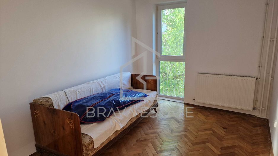 Apartament  4 camere, balcon, zona manastur - Poză 1