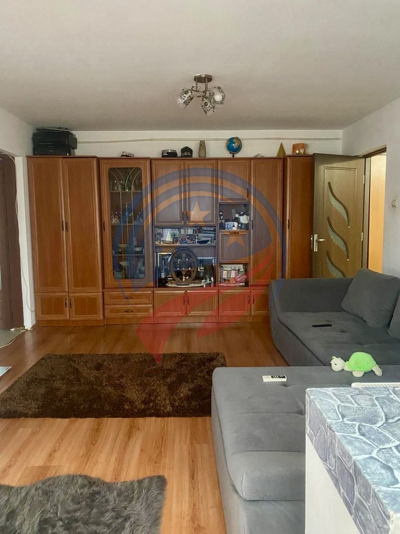 Apartament 2 camere, 55 mp, etaj 3/4, centrală proprie, mobilat și utilat - Poză 1