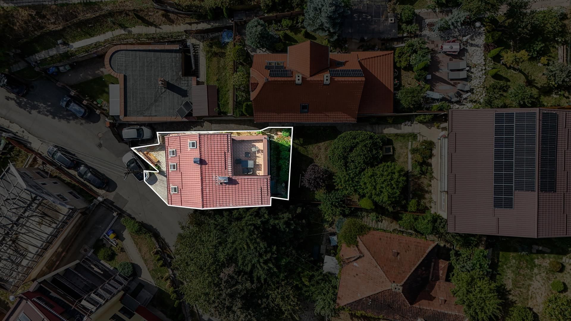 Casa pe 3 niveluri | Terasa cu priveliste | 3 parcari | Pozitie centrala - Poză 38