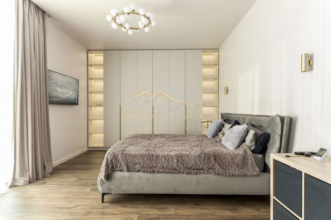 Vilă de închiriat în Voluntari // piscină privată și design modern - Poză 11