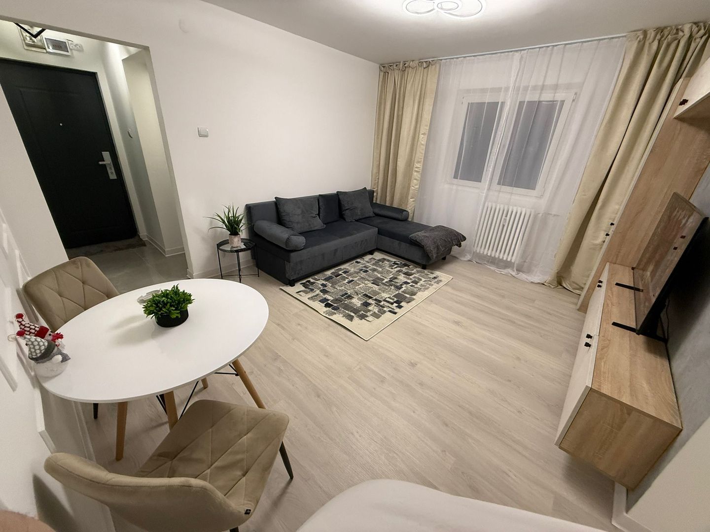 Apartament 2 Camere Renovat Mobilat cu Loc de Parcare – Strada Straja - Poză 7