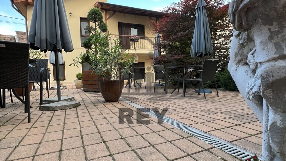 Vila de vanzare in zona Centrala/Orasul de jos - Poză 48