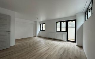 Garsonieră Luminoasa cu Balcon Spațios - Poză 2