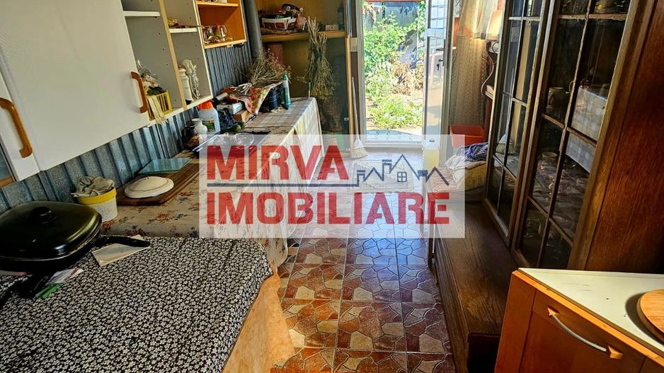 🏡 Casă spațioasă cu 9 camere în Strejnicu – pentru locuință, birouri - Poză 24