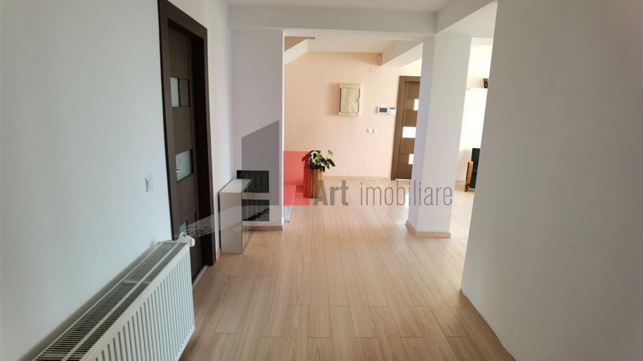 VIla 11 Camere Cernica - Poză 11