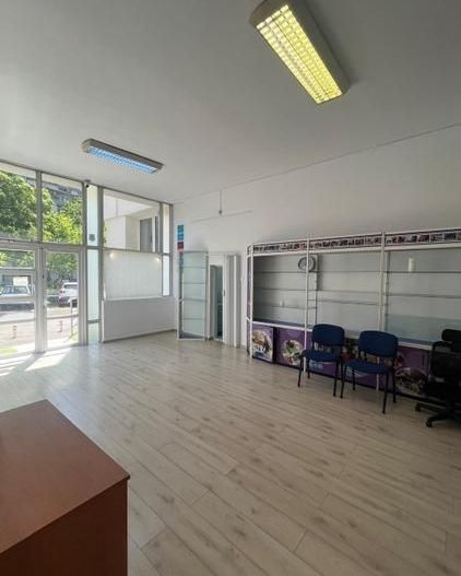 Spatiu comercial stradal Bd.Unirii - Traian - 70 mp - Poză 3