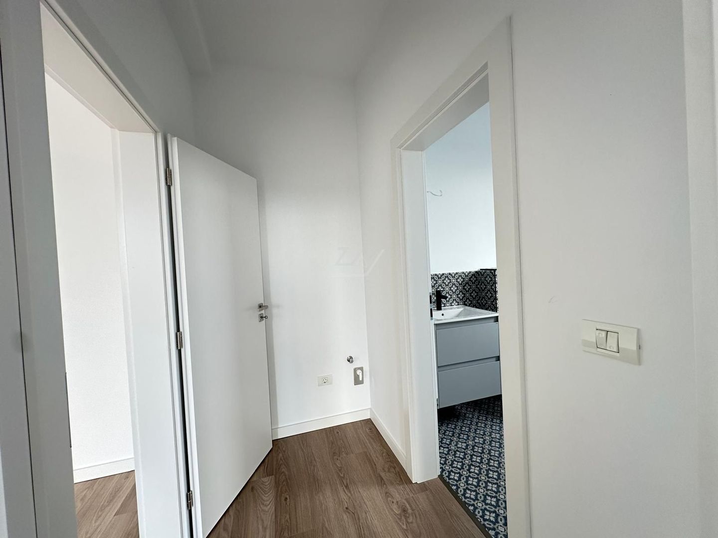 Bloc finalizat. Lift. Decomandat. Loc parcare. - Poză 9