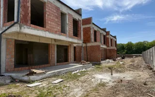 Eleganță și natură: vilă urbană exclusivistă în Tunari - Poză 17