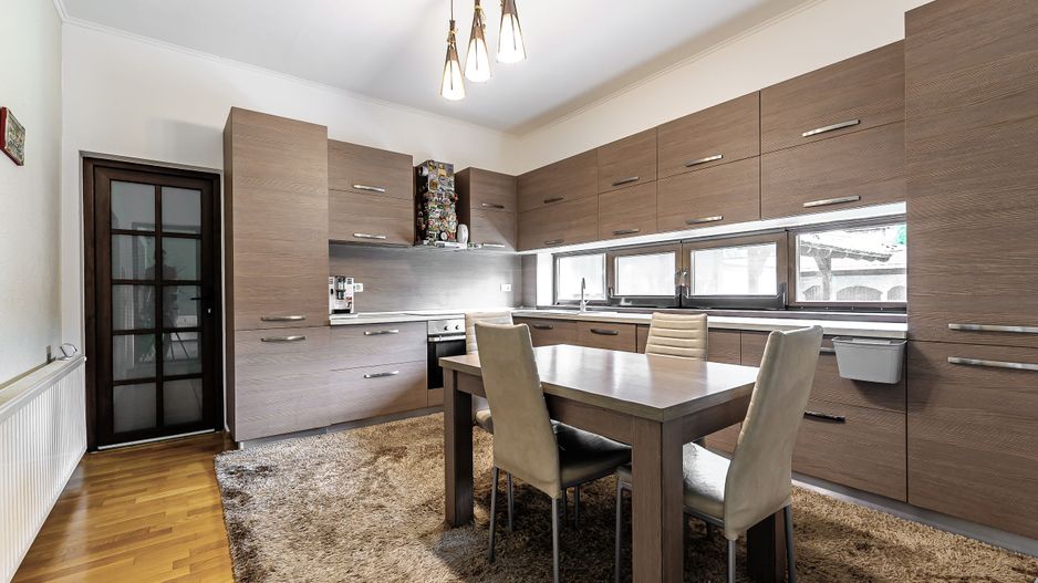 Vilă moderna în cartierul Funcționarilor - Poză 4