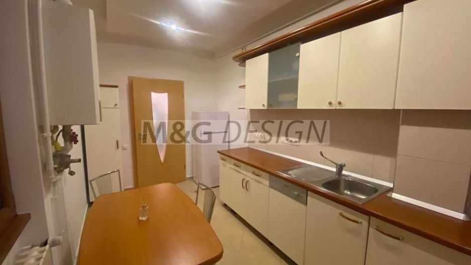 3 camere decomandat lux zona Medicina - CENTRALA PROPRIE - Poză 10