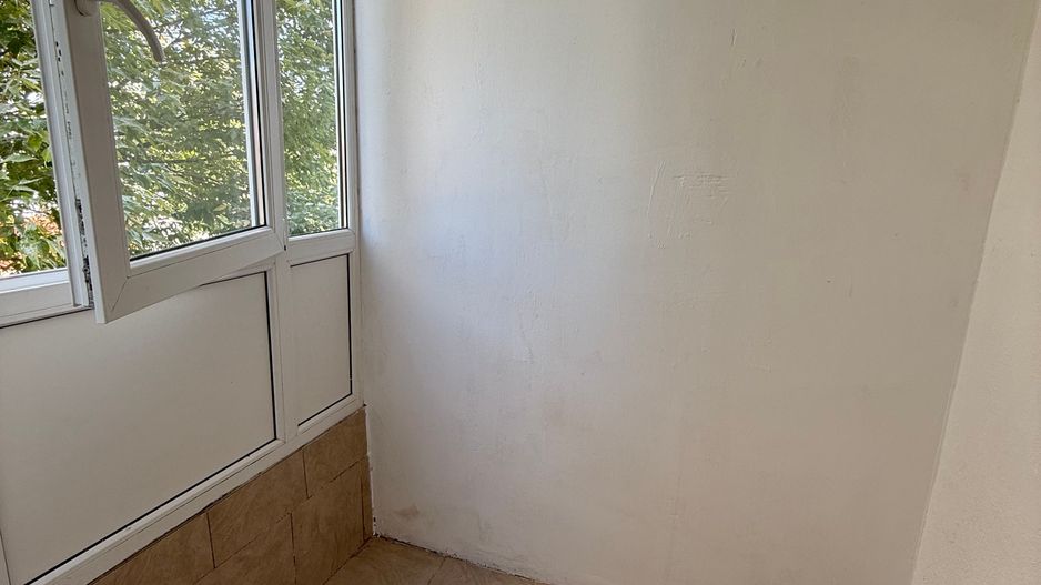 Garsonieră 27 mp cu balcon - etaj 2 - nemobilata -bloc an 1980 - Poză 13