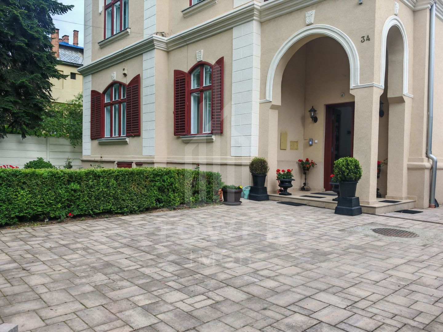 De închiriat – Parter de vilă în una dintre cele mai apreciate zone din Sibiu - Poză 3