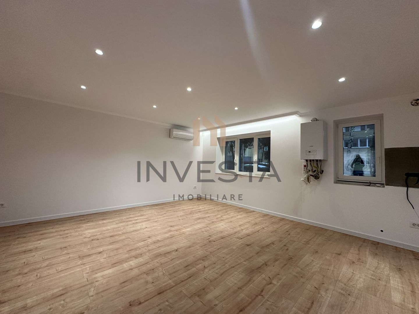 Apartament 3 camere renovat complet cu incalzire in pardoseala! - Poză 1